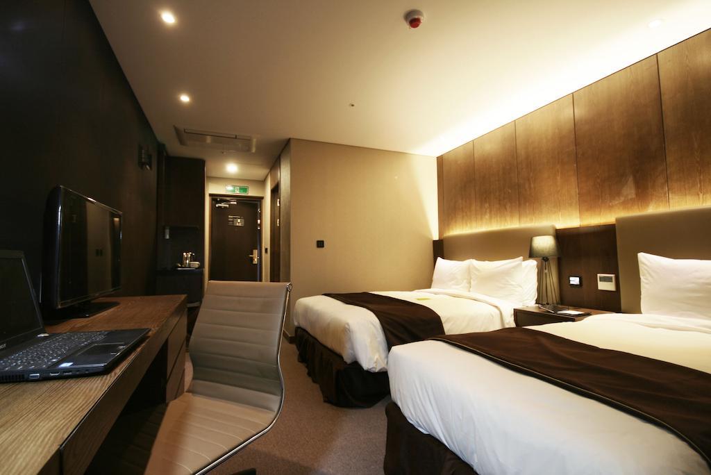 Central Plaza Hotel - Incheon Cityhall Экстерьер фото
