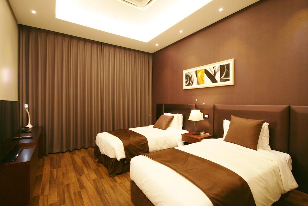 Central Plaza Hotel - Incheon Cityhall Экстерьер фото