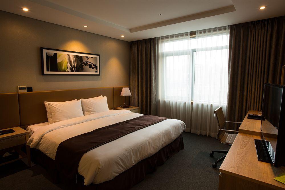Central Plaza Hotel - Incheon Cityhall Экстерьер фото