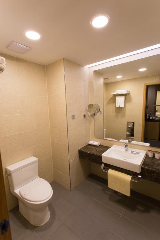 Central Plaza Hotel - Incheon Cityhall Экстерьер фото