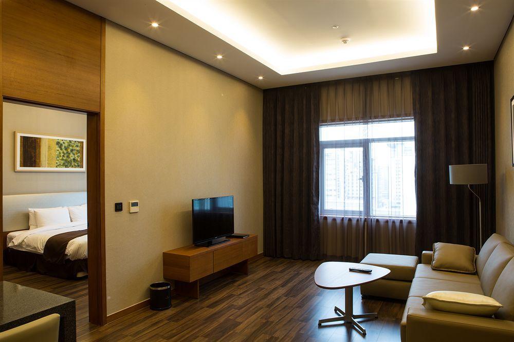 Central Plaza Hotel - Incheon Cityhall Экстерьер фото