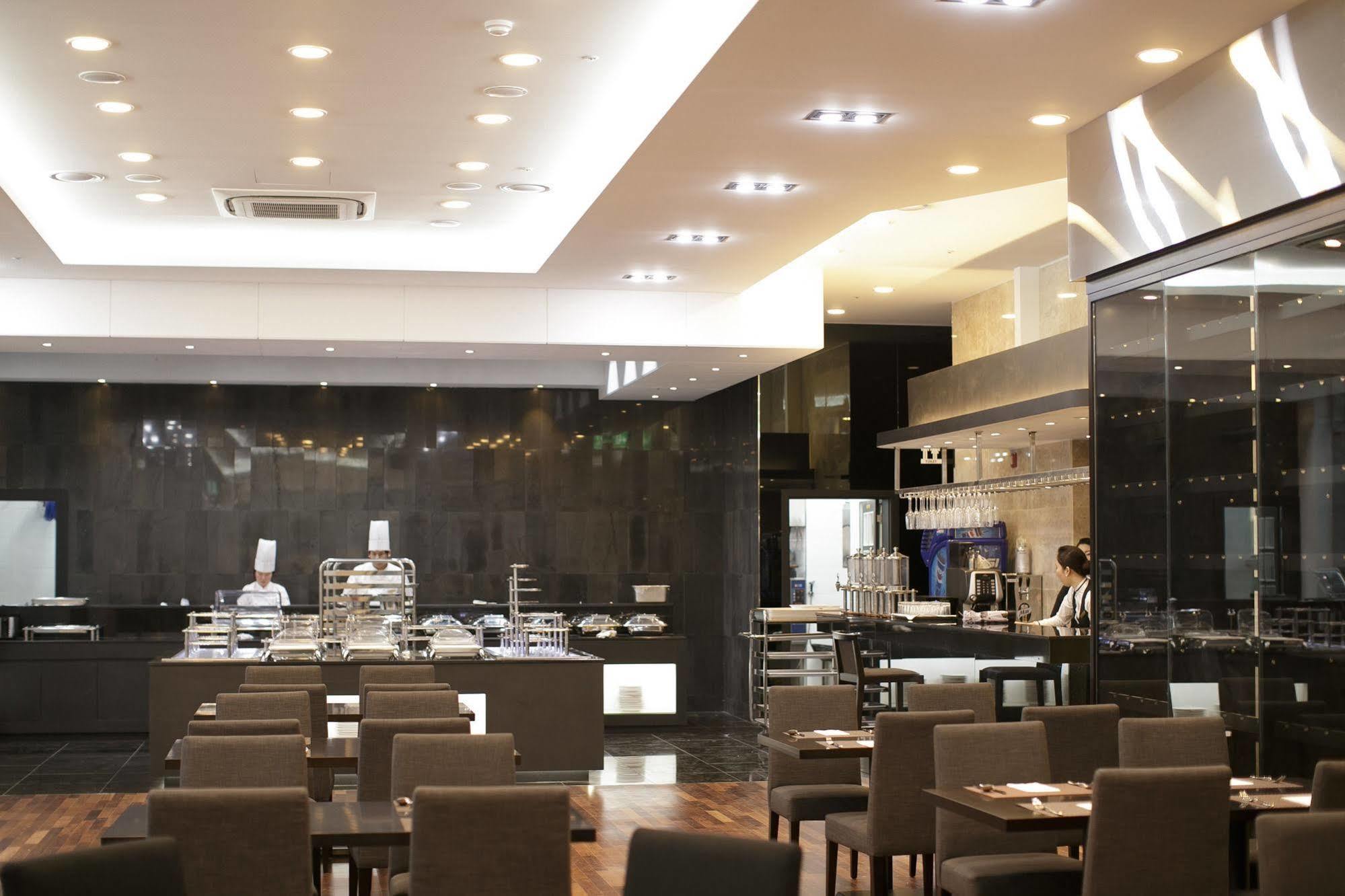 Central Plaza Hotel - Incheon Cityhall Экстерьер фото