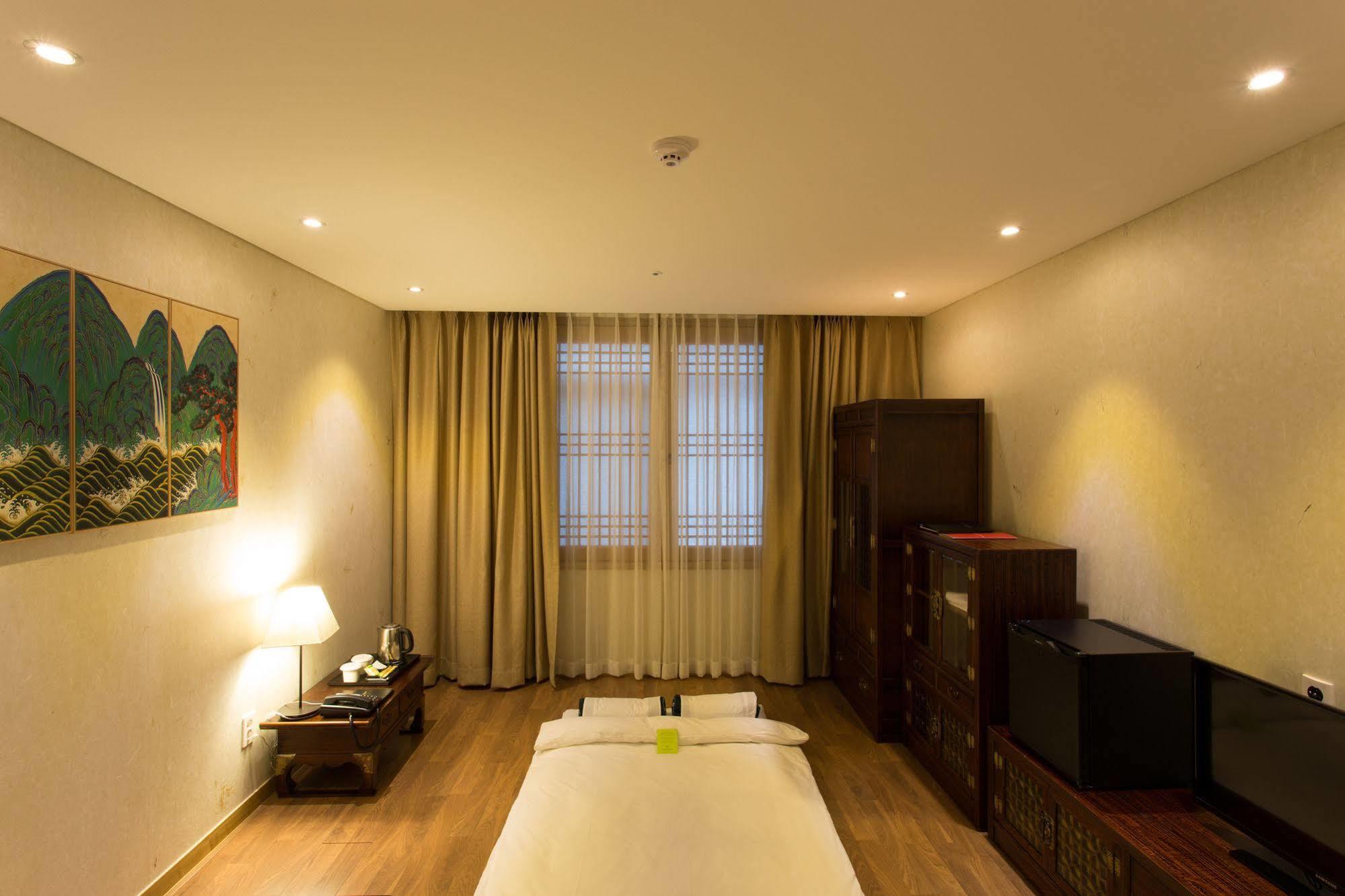 Central Plaza Hotel - Incheon Cityhall Экстерьер фото