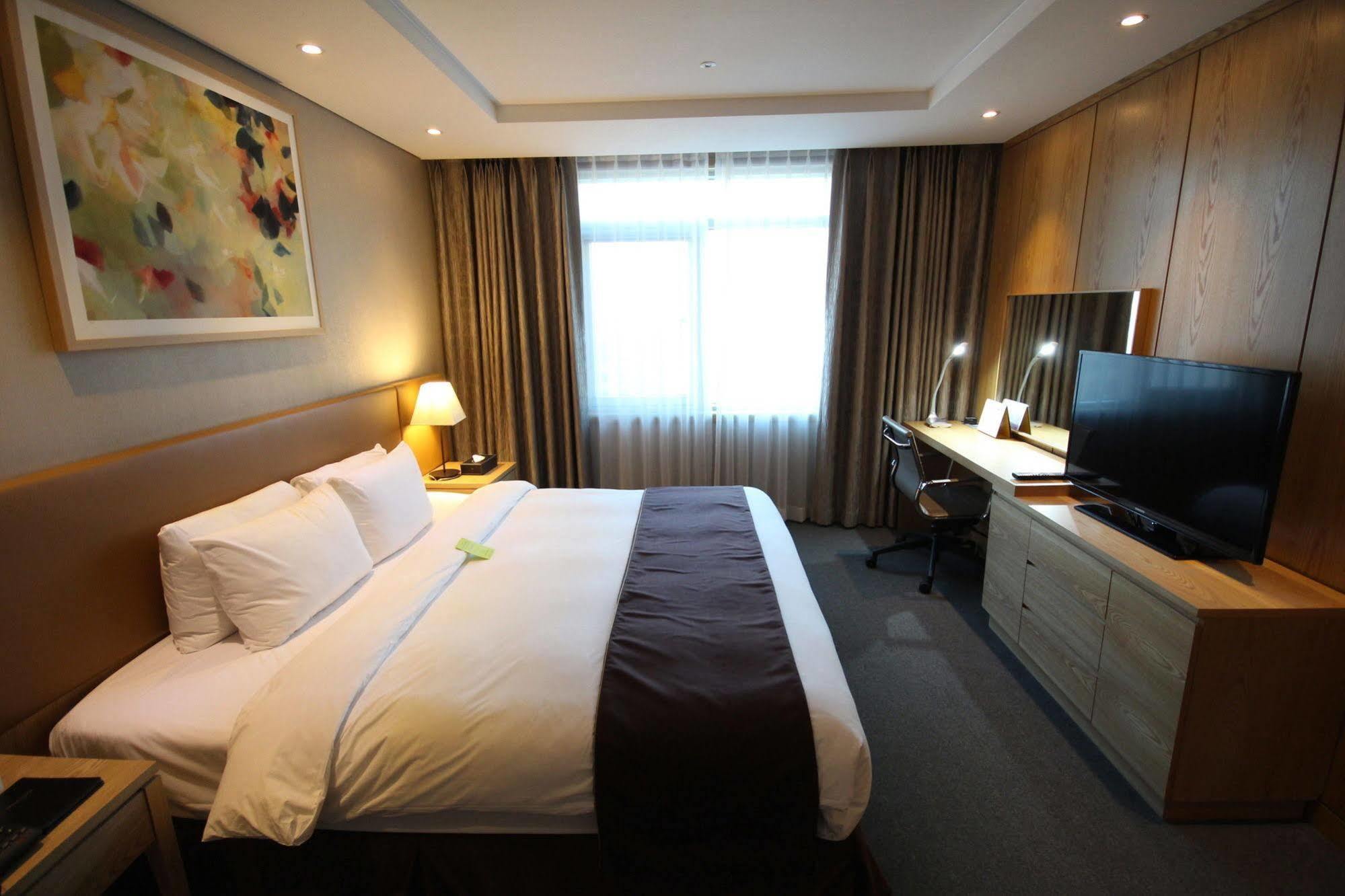 Central Plaza Hotel - Incheon Cityhall Экстерьер фото
