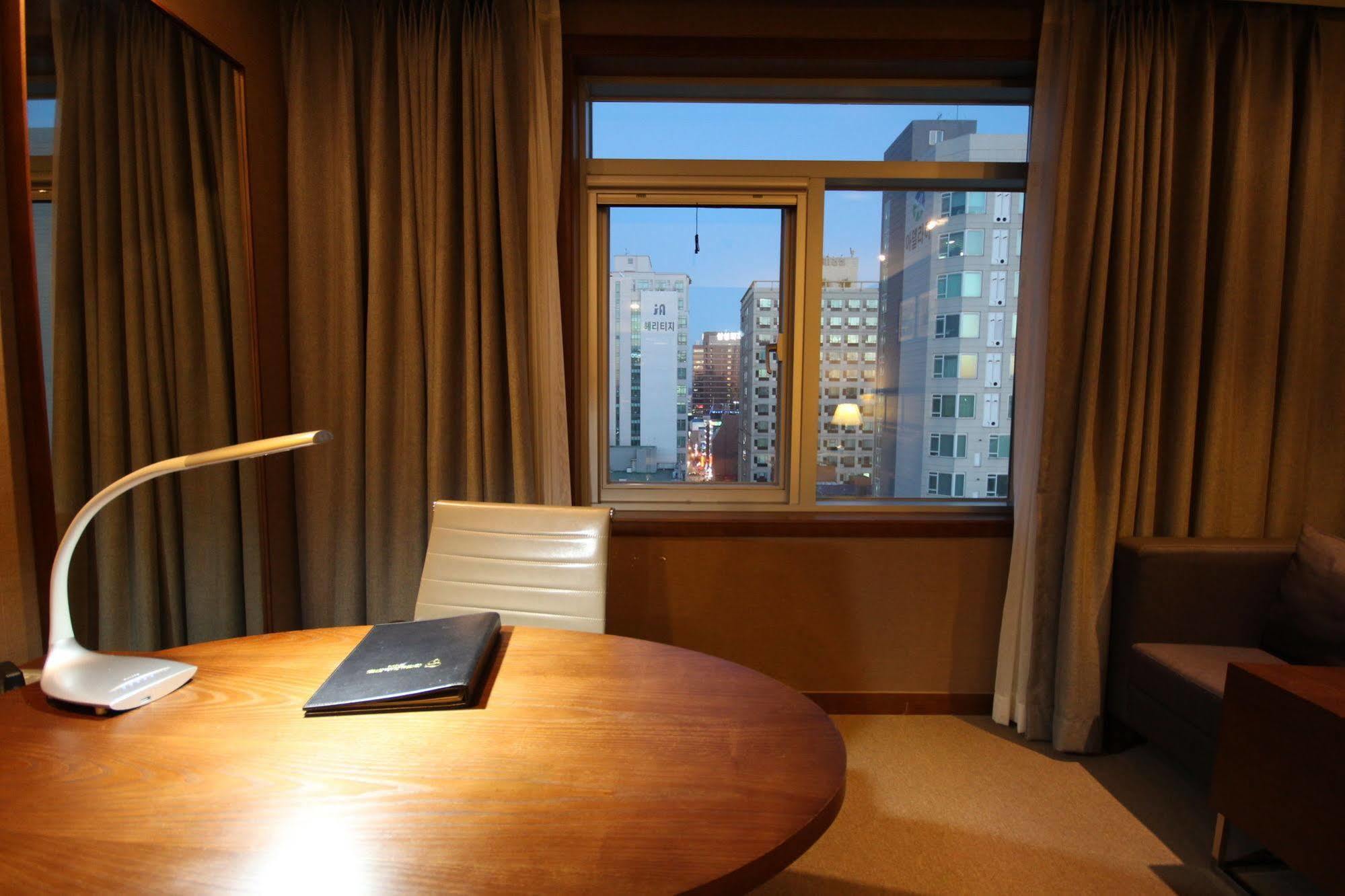 Central Plaza Hotel - Incheon Cityhall Экстерьер фото