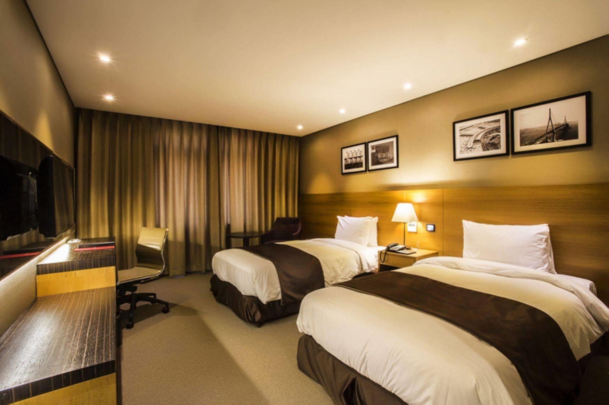 Central Plaza Hotel - Incheon Cityhall Экстерьер фото