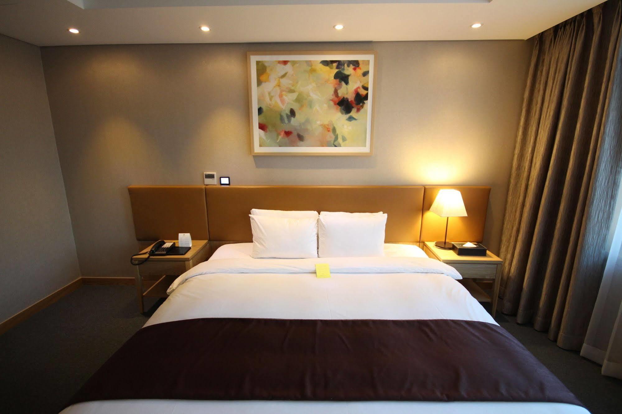 Central Plaza Hotel - Incheon Cityhall Экстерьер фото